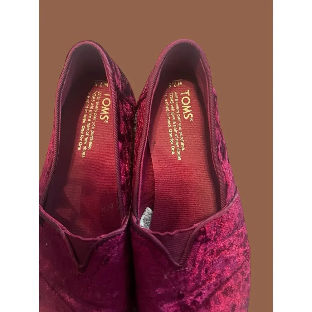 WOMEN'S SIZE W 7.5- TOMS Alpargata Slip Ons, Crushed Velvet, Black Cherry